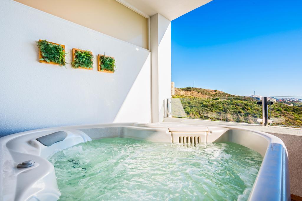 Carvajal Luxury Apartments - Free Parking Fuengirola Kültér fotó
